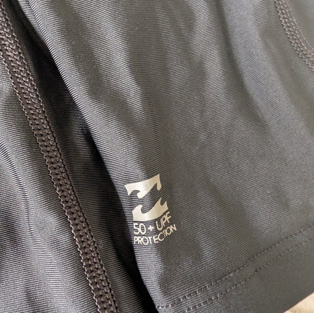 Billabong Rash Guard - Picture 3 of 4